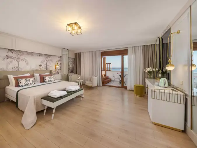Deniz Manzaralı Premium Dubleks Superior Oda — görsel 1